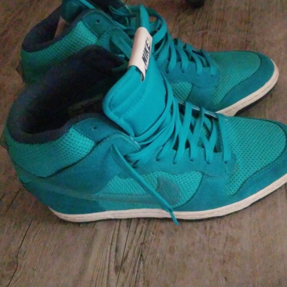 Nike wedge dunks